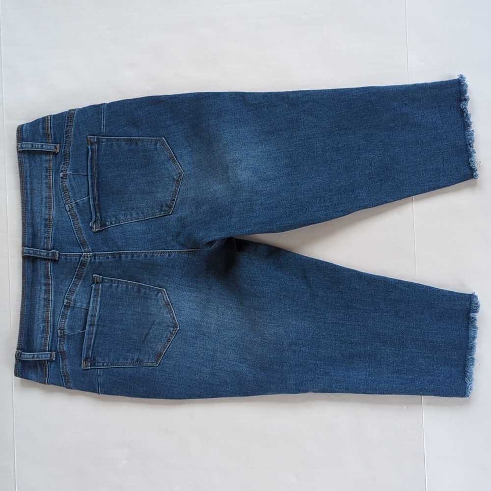 Honey & Bristle Distressed Frayed Hem Capri Jeans 10P Blue - Picture 9 of 15